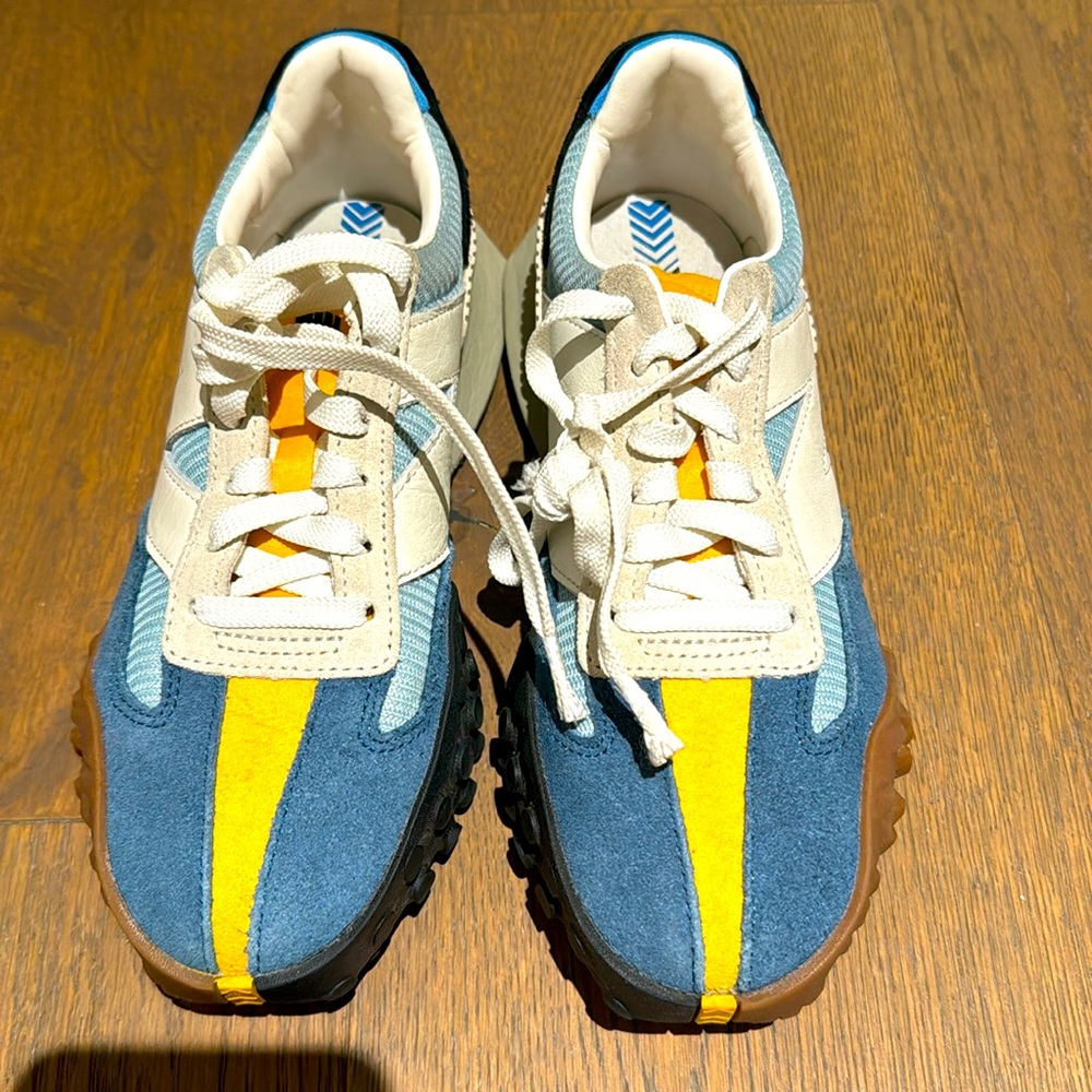 New balance sneaker in great condition